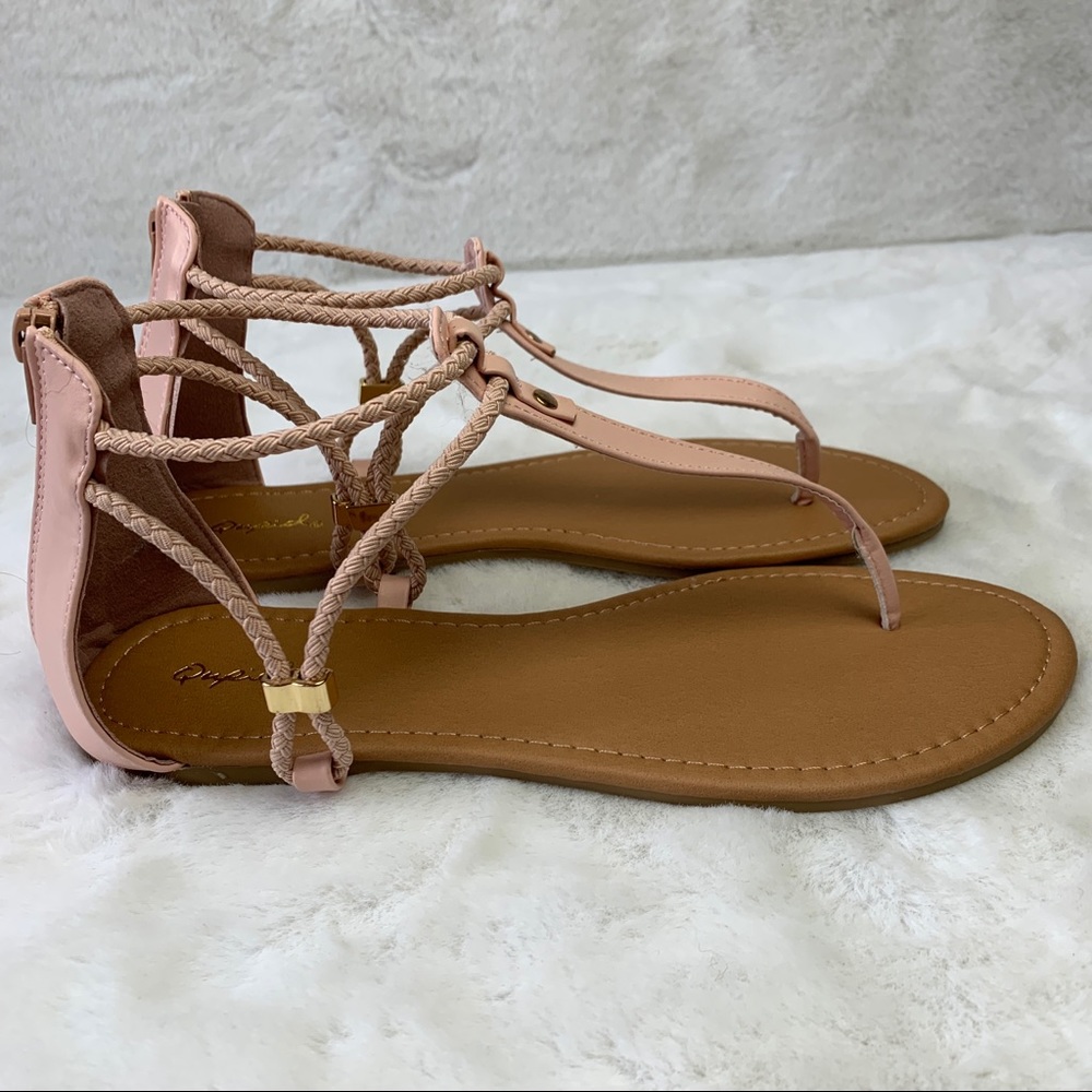 Qupid Blush T-Strap Sandal NWT US10 EU41